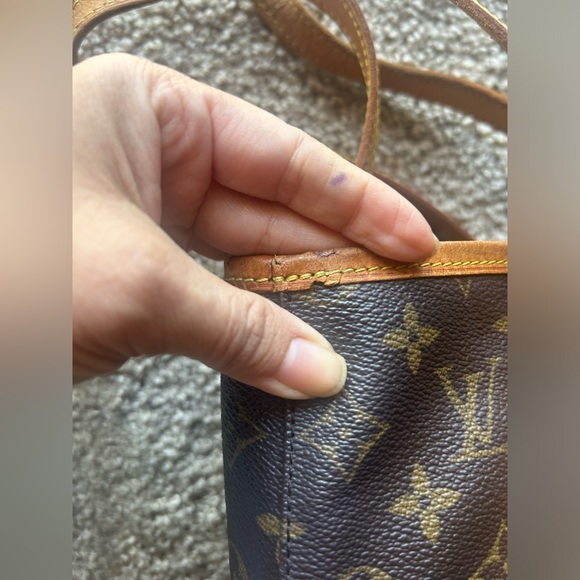 Authentic Louis Vuitton Petite Bucket Bag (PM) - Picture 13 of 16